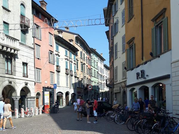 La Maison : photo 9 de la chambre chambre double avec salle de bains commune