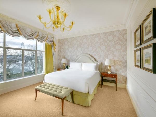 The Savoy : photo 2 de la chambre chambre lit king-size de luxe - vue sur rivière
