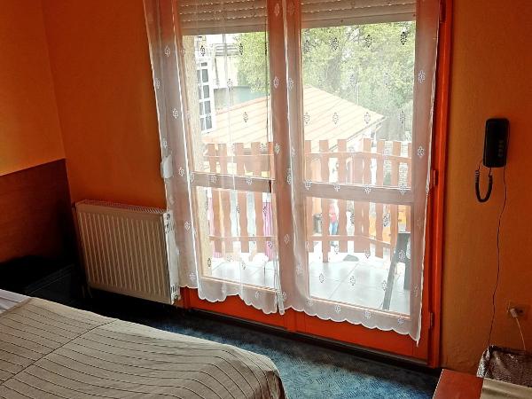 Attila Hotel : photo 3 de la chambre chambre double ou lits jumeaux