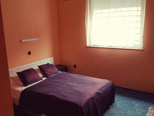 Attila Hotel : photo 6 de la chambre chambre double ou lits jumeaux