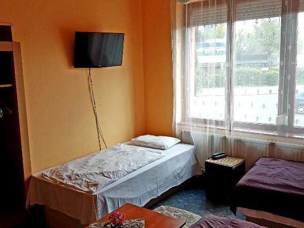 Attila Hotel : photo 3 de la chambre chambre quadruple