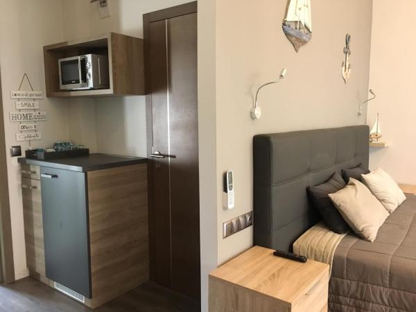 Calypso Lakeside Rooms & Lux Apartments : photo 4 de la chambre chambre familiale de luxe avec balcon - vue sur lac