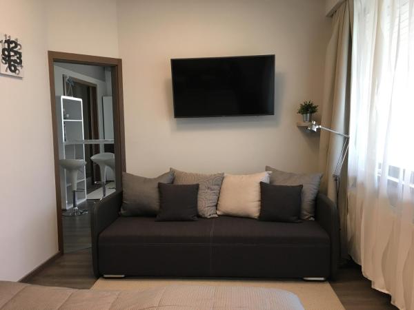 Calypso Lakeside Rooms & Lux Apartments : photo 5 de la chambre chambre double avec balcon – vue sur lac