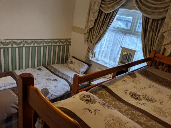 The New Guilderoy Hotel : photo 3 de la chambre grande chambre familiale (2 adultes + 3 enfants)