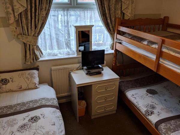 The New Guilderoy Hotel : photo 5 de la chambre grande chambre familiale (2 adultes + 3 enfants)