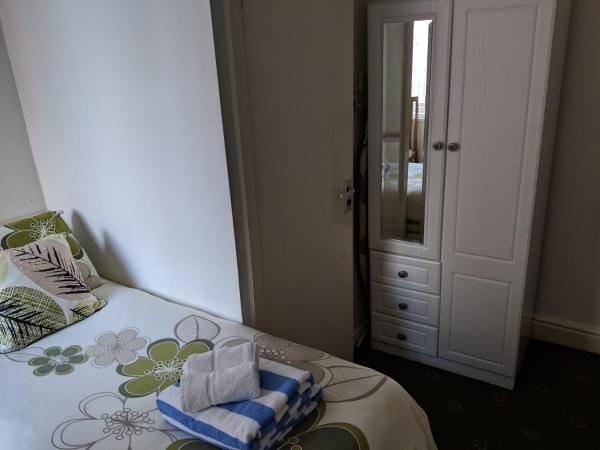 The New Guilderoy Hotel : photo 3 de la chambre chambre lits jumeaux Économique