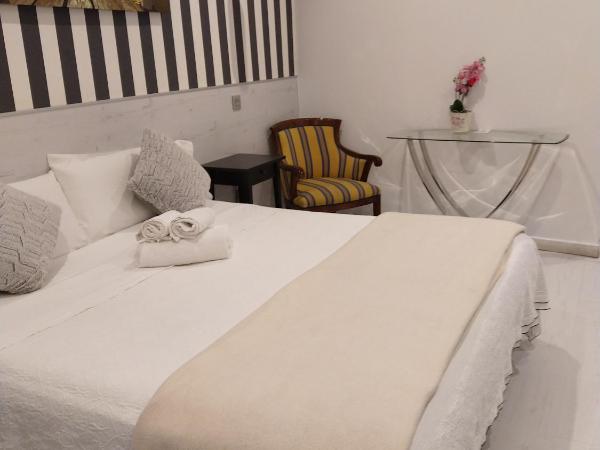 Hostal Mendoza : photo 8 de la chambre chambre double deluxe - vue sur ville