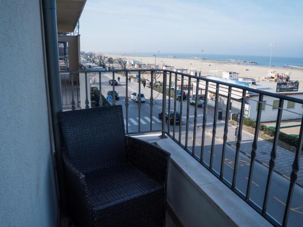 Hotel Gabbiano : photo 7 de la chambre chambre double supérieure - vue sur mer - occupation simple