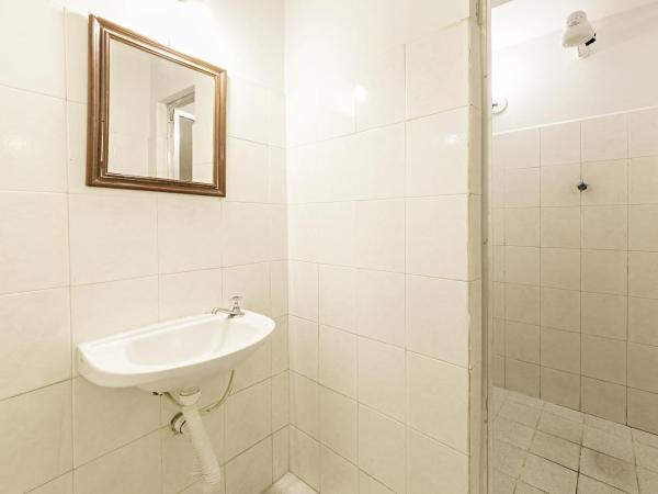 Hotel Econômico ao lado do Metrô : photo 4 de la chambre appartement