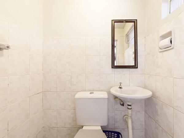 Hotel Econômico ao lado do Metrô : photo 2 de la chambre appartement