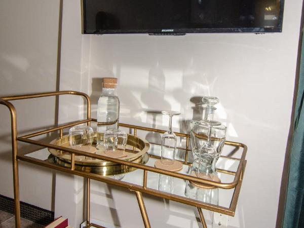 Maison Cartier Montreal : photo 10 de la chambre chambre lit queen-size avec baignoire spa