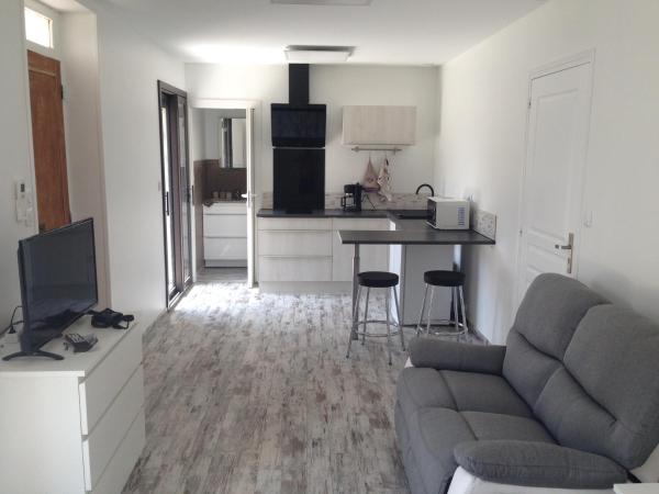 Maison 4 étoiles et Studio 3 étoiles indépendants avec piscine : photo 6 de la chambre chambre double avec salle de bains privative