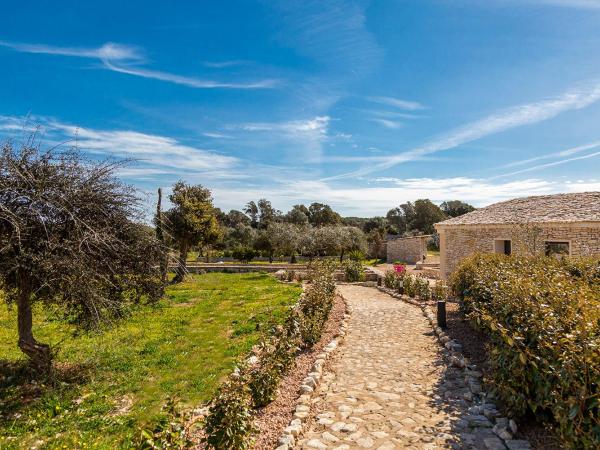 l'Albitru : photo 8 de la chambre chambre double supérieure - vue sur jardin