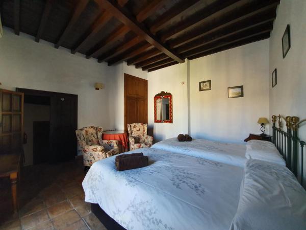 Casa del Aljarife : photo 2 de la chambre chambre lits jumeaux avec balcon