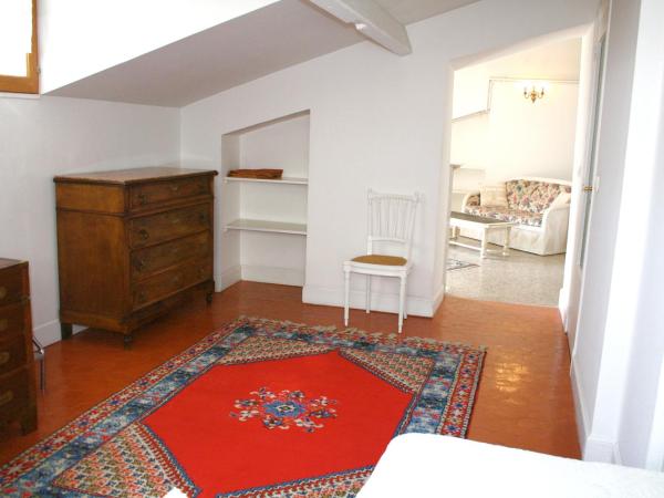 Résidence La Villa Léonie : photo 5 de la chambre appartement supérieur 1 chambre avec terrasse

