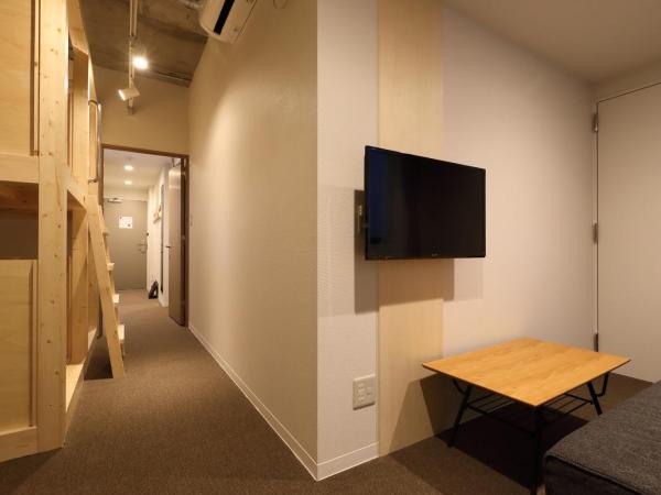 The Stay Osaka Shinsaibashi : photo 1 de la chambre chambre familiale avec salle de bains privative