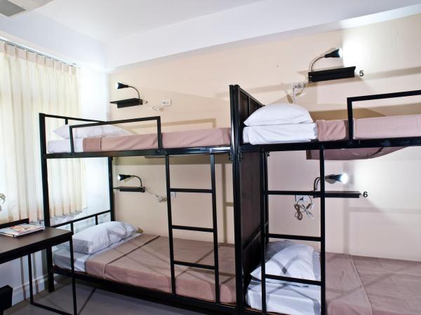 G9bangkok : photo 5 de la chambre chambre familiale avec salle de bains privative (8 adultes)