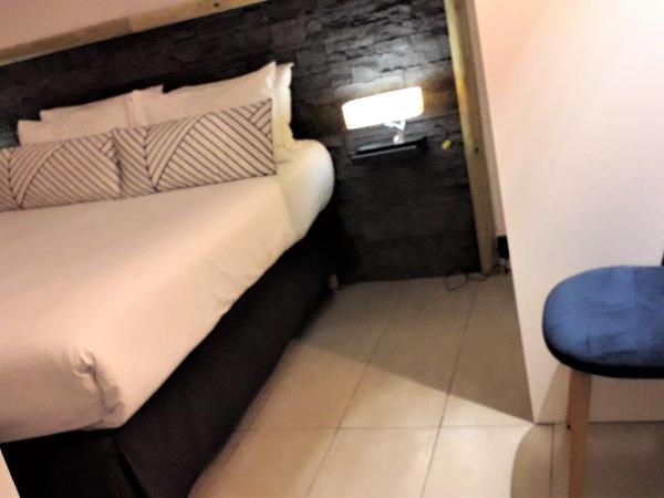 Hotel De La Mer : photo 1 de la chambre chambre double avec douche à l'italienne - climatisée