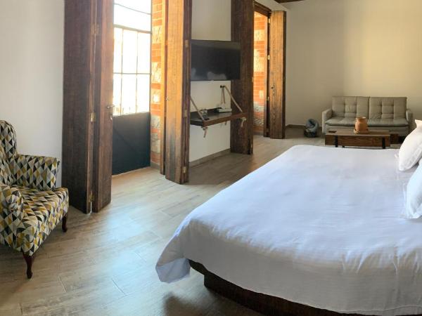 Hotel Diana : photo 1 de la chambre suite deluxe avec lit king-size