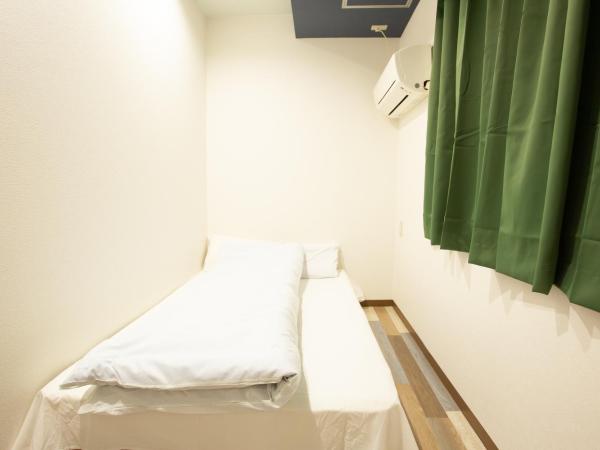 123 Guesthouse : photo 3 de la chambre double room with small double bed and shared bathroom - m