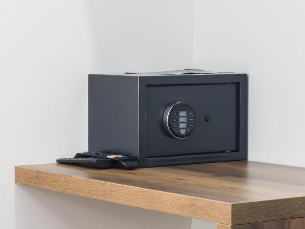 Dome Rooms Downtown : photo 6 de la chambre chambre triple avec balcon