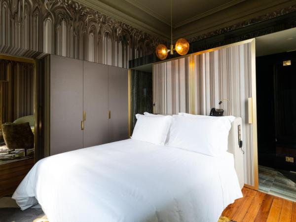 Vila Foz Hotel & SPA - member of Design Hotels : photo 2 de la chambre suite lit king-size avec balcon