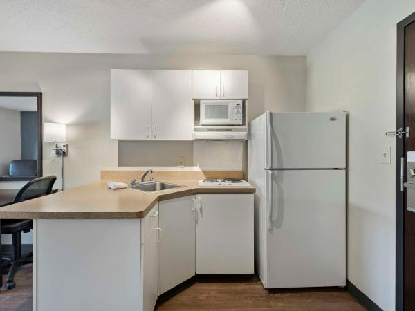 Extended Stay America Suites - Charlotte - University Place : photo 9 de la chambre studio lit queen-size - non-fumeurs