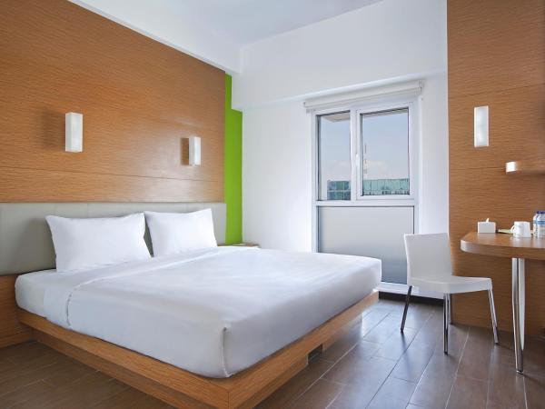 Amaris Hotel Embong Malang - Surabaya : photo 5 de la chambre chambre lit queen-size Élégante