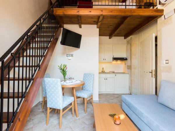 Phaedra Suites : photo 7 de la chambre suite triple avec balcon