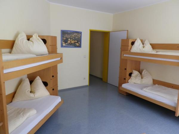 Jugend- und Familiengästehaus Klagenfurt : photo 1 de la chambre chambre quadruple