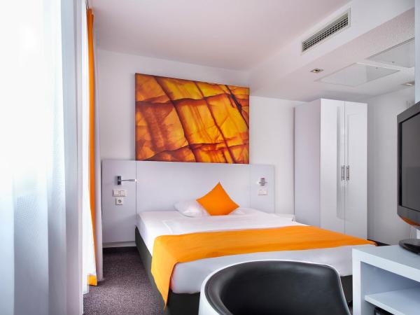 Wyndham Garden Duesseldorf City Centre Koenigsallee : photo 1 de la chambre chambre simple standard