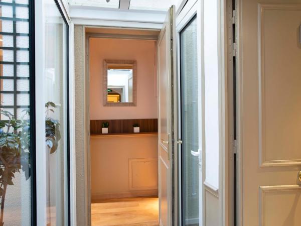 Hôtel de la Tour Eiffel : photo 3 de la chambre chambre lits jumeaux