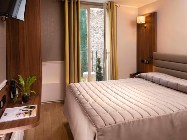 Hôtel de la Tour Eiffel : photo 1 de la chambre chambre double