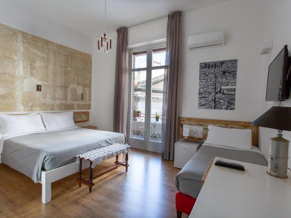 Napoli Bonita b&b : photo 1 de la chambre chambre triple avec terrasse