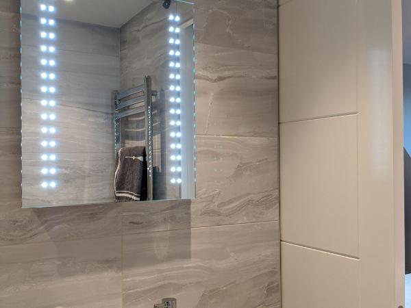 Falcon Crest Guest House : photo 4 de la chambre chambre double deluxe avec baignoire