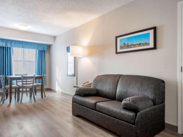 Quality Suites : photo 5 de la chambre suite avec 2 lits queen-size et canapé-lit - non-fumeurs