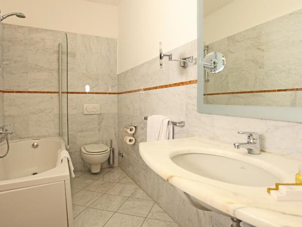 Grand Hotel Duomo : photo 4 de la chambre chambre double ou lits jumeaux avec vue