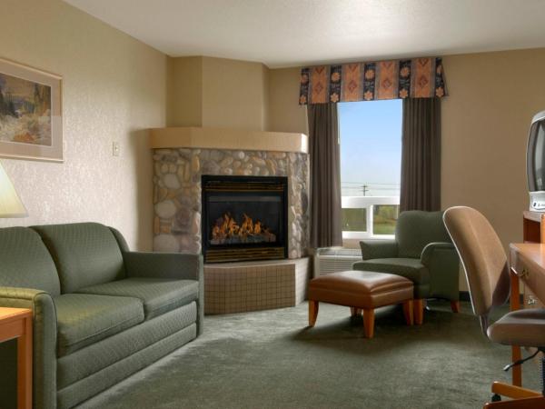 Days Inn by Wyndham Red Deer : photo 3 de la chambre suite deluxe avec lit king-size