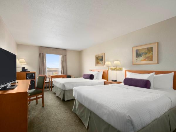 Days Inn by Wyndham Red Deer : photo 2 de la chambre chambre 2 lits queen-size - non-fumeurs