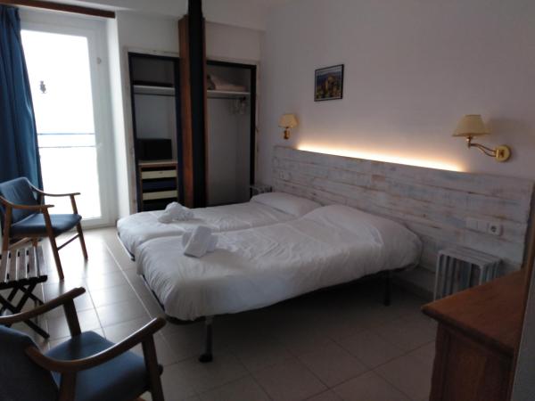 Hotel Corisco : photo 7 de la chambre chambre double avec balcon - vue sur mer