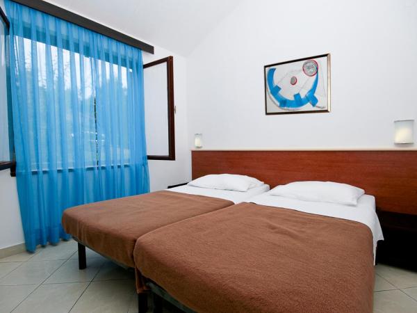 Apartments Kanegra Plava Laguna : photo 4 de la chambre appartement classique (2 + 2)