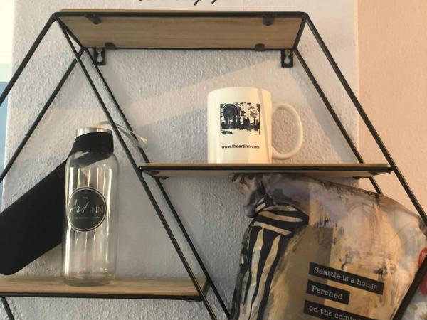 The ART INN Seattle : photo 10 de la chambre suite room - 1 parking space included