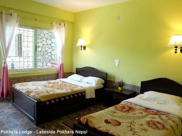 New Pokhara Lodge - Pokhara Lakeside : photo 9 de la chambre chambre double ou lits jumeaux avec terrasse