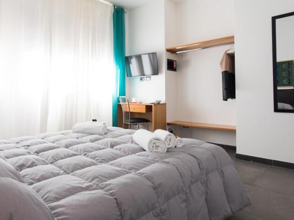 My Way - Rooms - Palazzo San Matteo : photo 10 de la chambre chambre double avec salle de bains privative