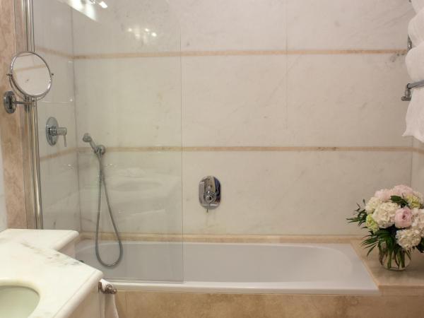 Grand Hotel Continental Siena - Starhotels Collezione : photo 6 de la chambre chambres communicantes