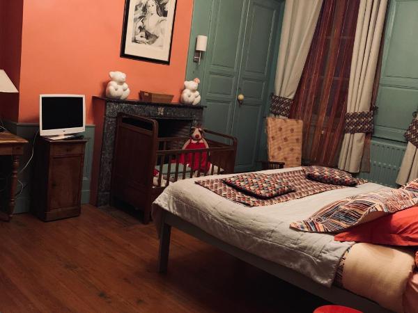 Chambres d'Hôtes Les Foulons : photo 2 de la chambre chambre familiale (2 adultes + 1 enfant)