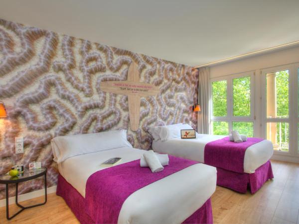 Casual de las Olas San Sebastián : photo 2 de la chambre chambre lits jumeaux deluxe