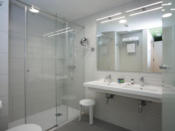 Casual de las Olas San Sebastián : photo 3 de la chambre chambre lits jumeaux