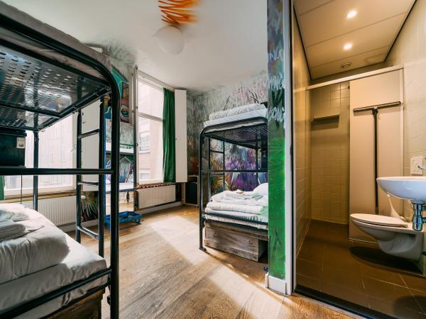 King Kong Hostel : photo 1 de la chambre lit simple dans dortoir mixte de 4 lits