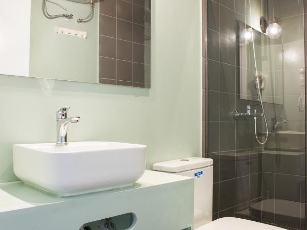 K8 Athens : photo 7 de la chambre studio avec balcon